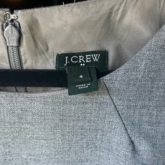 JCrew Women’s Sleeveless, crew neck, fitted bodice, back zipper, pockets, wool - Picture 5 of 6